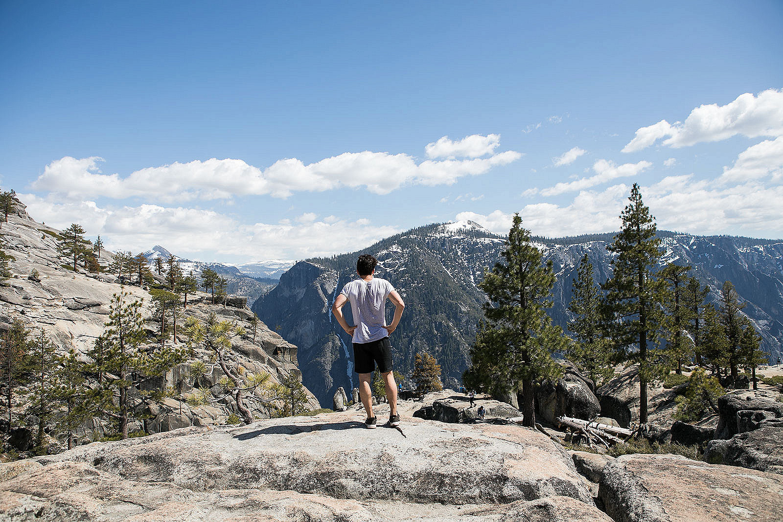 Most Beautiful Views of the Yosemite Valley: Hiking the Upper Yosemite Falls Trail